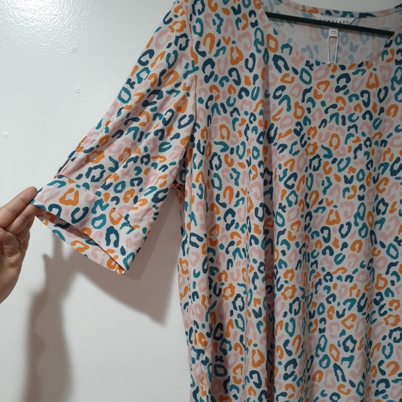 Top - Picture 3 of 3